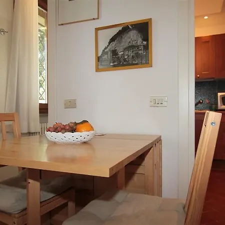 Tana Della Volpe Bed & Breakfast Ispra