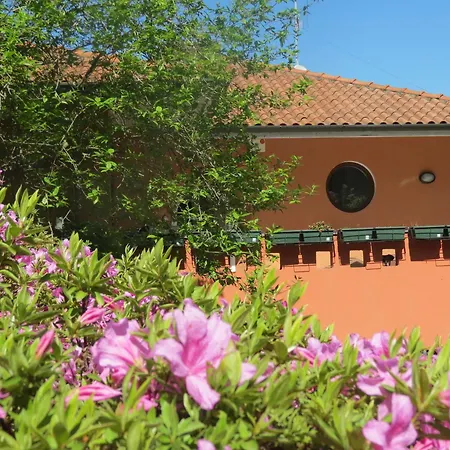 Bed & Breakfast Tana Della Volpe 2*